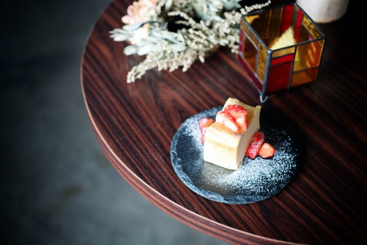 ケーキとドライフラワ画像